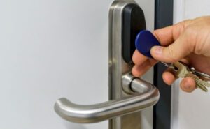 Portable Door Lock Mechanism